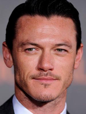 Люк Эванс
Luke Evans
